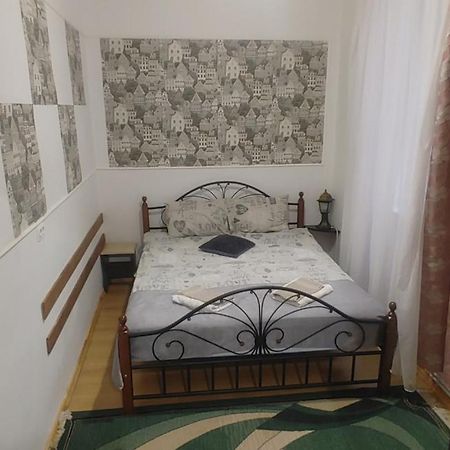 Apartment Near Rynok Square Львов Экстерьер фото